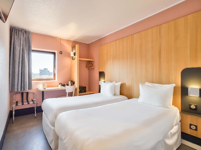 B&B HOTEL Paris 17 Batignolles image