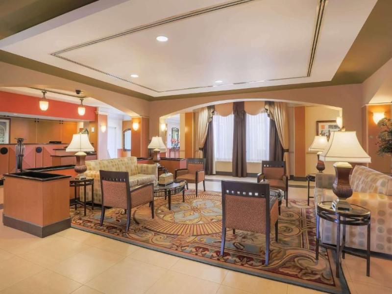 La Quinta Inn & Suites Islip image