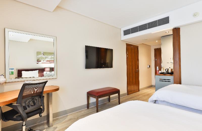 Holiday Inn Johannesburg - Rosebank image