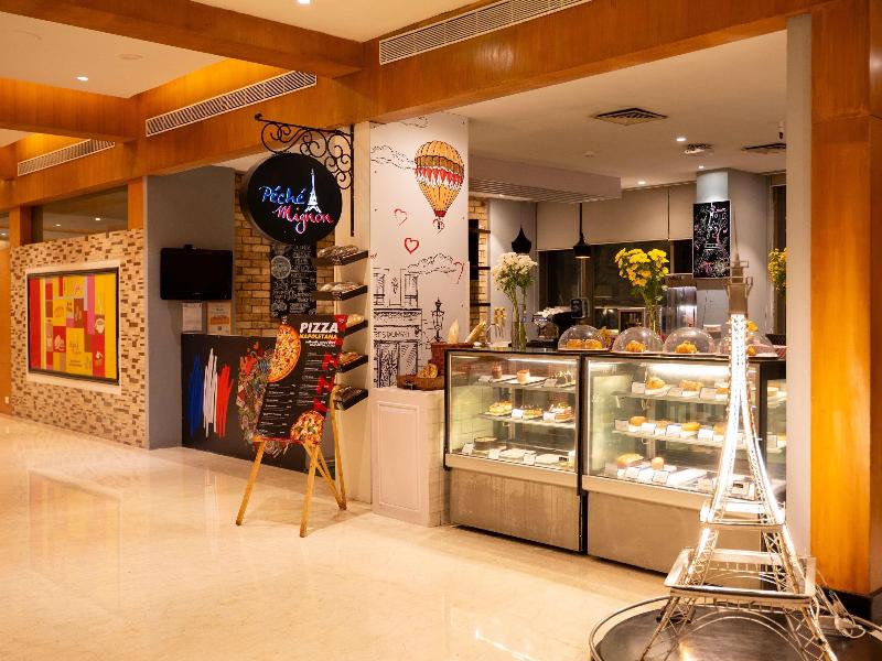 Novotel Mumbai Juhu Beach image
