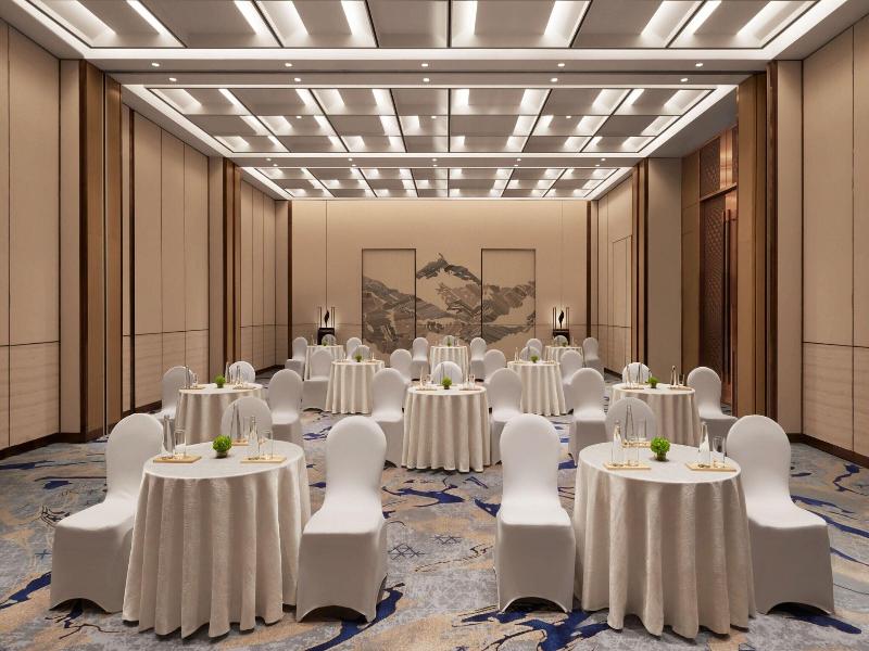 Jw Marriott Mumbai Juhu image