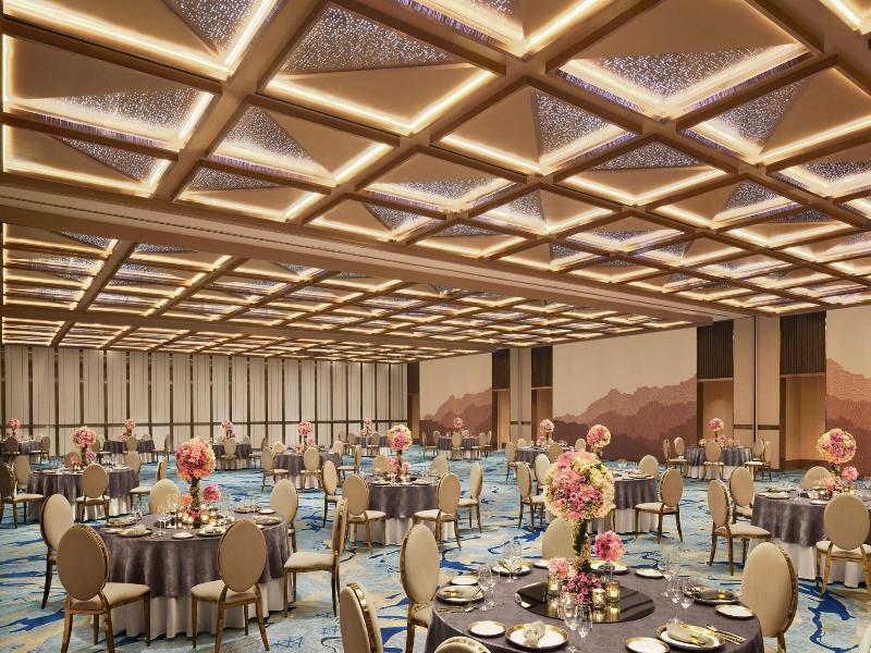 Jw Marriott Mumbai Juhu image