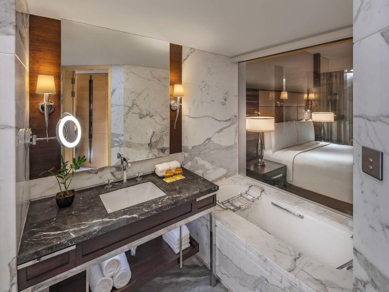 Jw Marriott Mumbai Juhu image