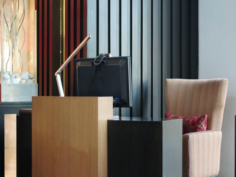 Courtyard Gurugram Downtown image