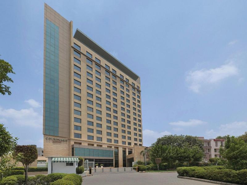 Courtyard Gurugram Downtown image