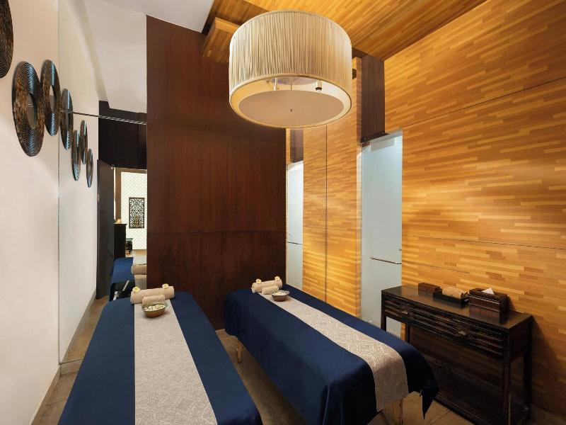 Courtyard Gurugram Downtown image