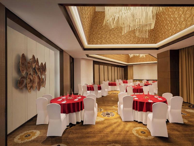 Courtyard Gurugram Downtown image