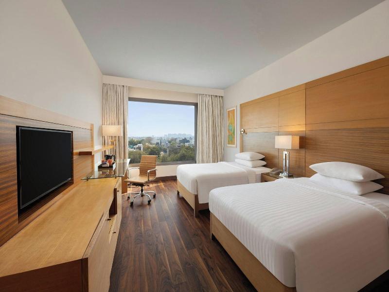 Courtyard Gurugram Downtown image