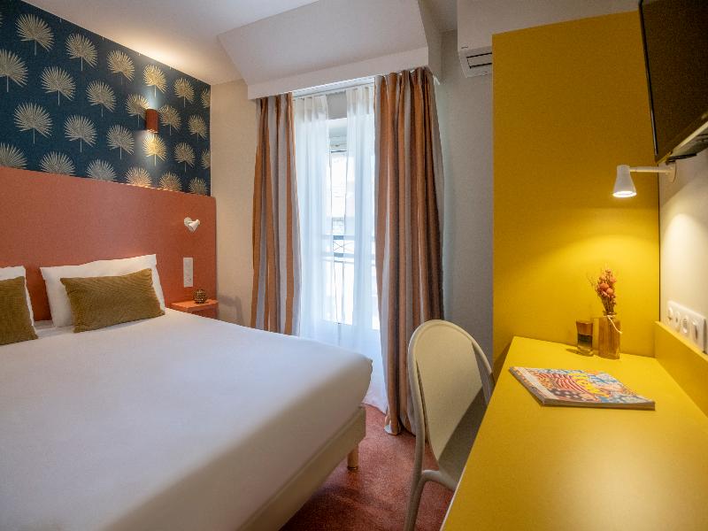 Du Midi Hotel image