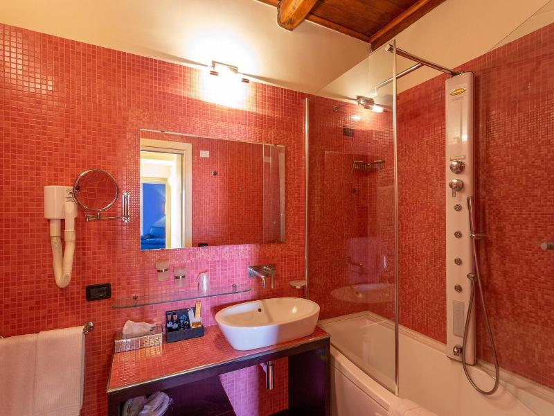 Maison Tofani image