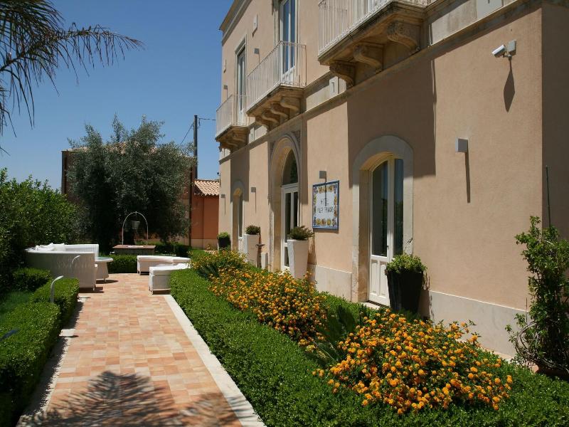 Villa Fanusa image