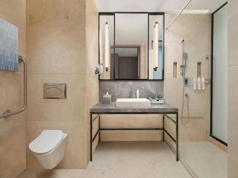 Le Méridien Ahmedabad image