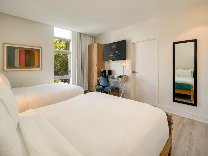 Kenmore Village Hotel, South Beach image