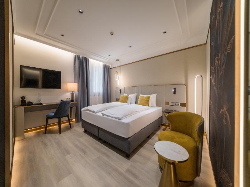 La Prima Fashion Hotel image