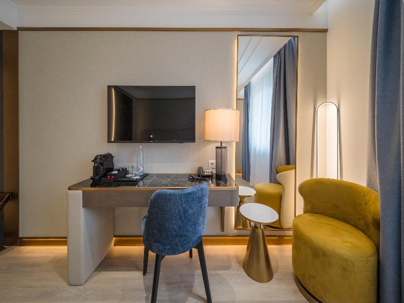 La Prima Fashion Hotel image