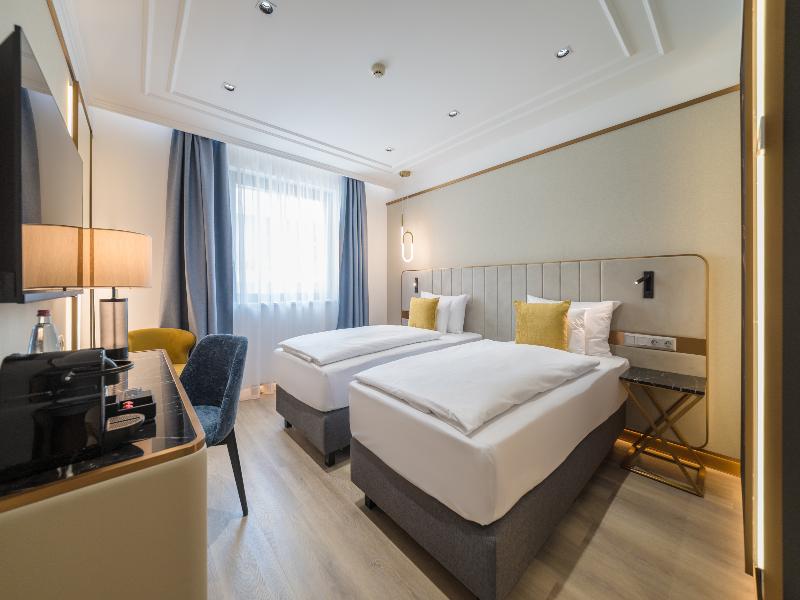 La Prima Fashion Hotel image