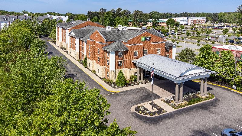 Holiday Inn Express and Suites Williamsburg