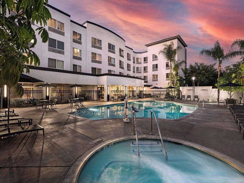 Courtyard Anaheim Resort/Convention Center image