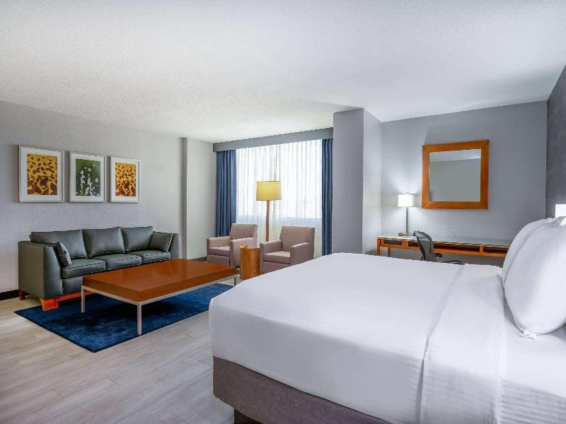 Wyndham Indianapolis West image
