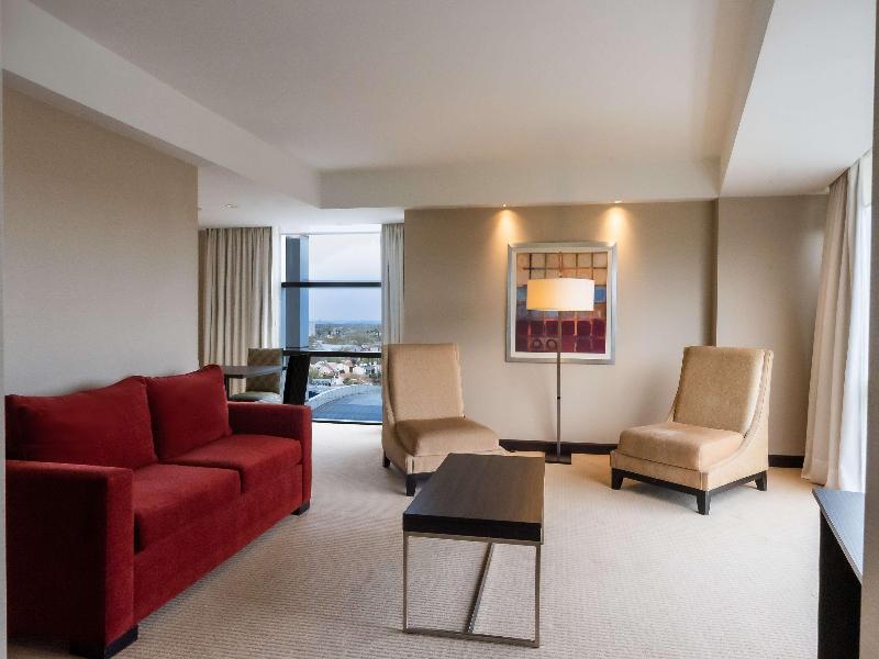 Hilton Mendoza image