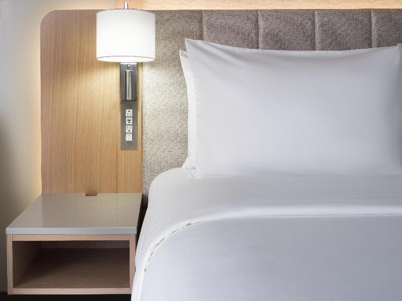 Hotel Indigo Long Island - East End image