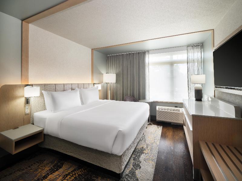 Hotel Indigo Long Island - East End image