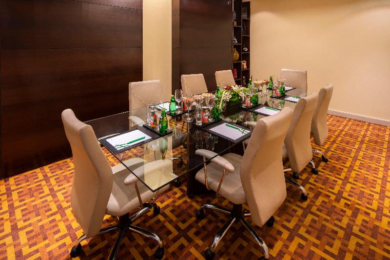 Holiday Inn Mumbai International Airport