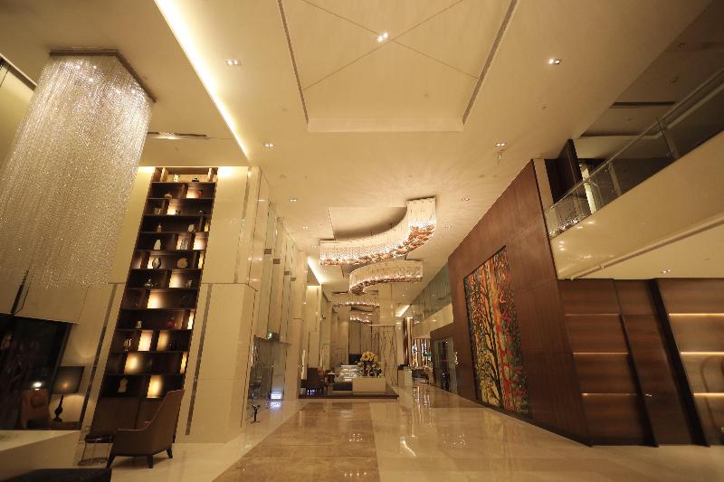 Holiday Inn Mumbai International Airport
