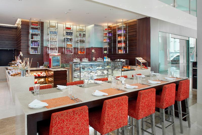 Holiday Inn Mumbai International Airport