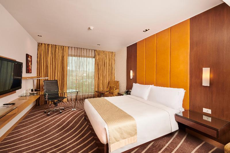 Holiday Inn Mumbai International Airport