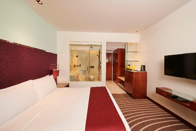 Holiday Inn Mumbai International Airport