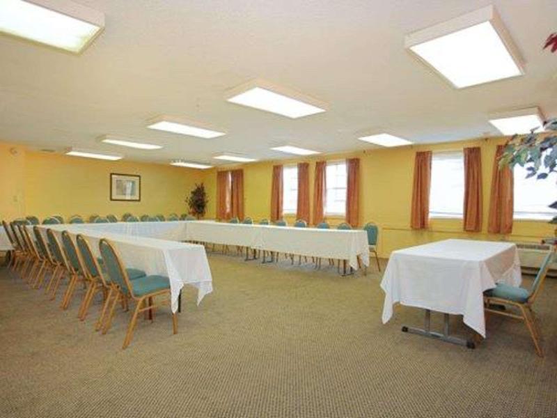Econo Lodge image