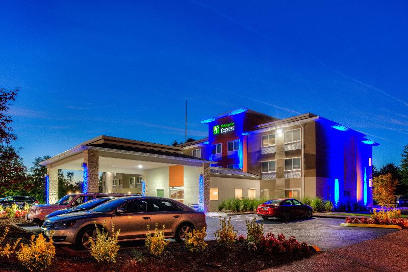 Holiday Inn Express NEWBERG - WINE COUNTRY