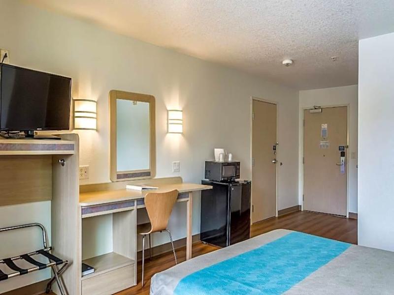 Motel 6 Lincoln City image