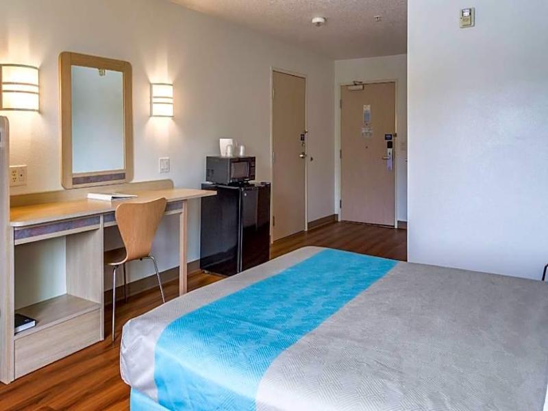 Motel 6 Lincoln City image