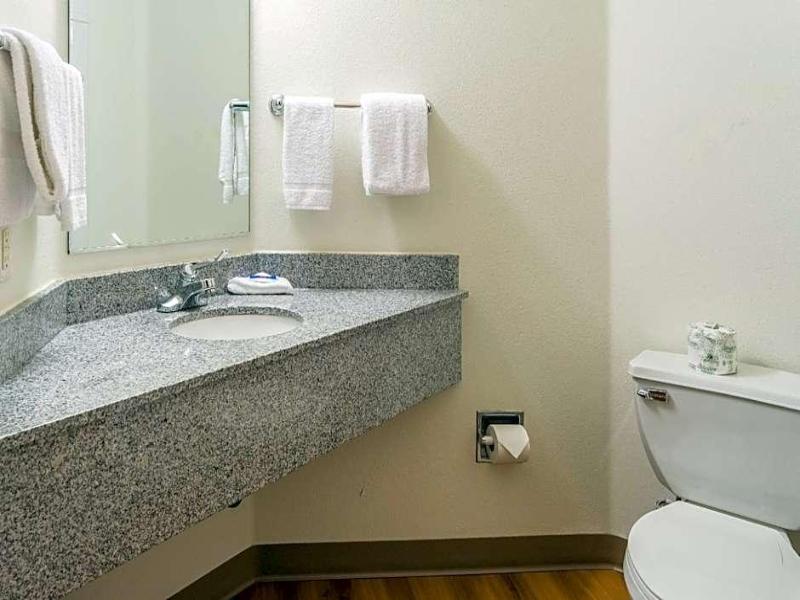 Motel 6 Lincoln City image