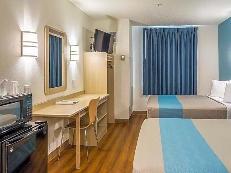 Motel 6 Lincoln City image