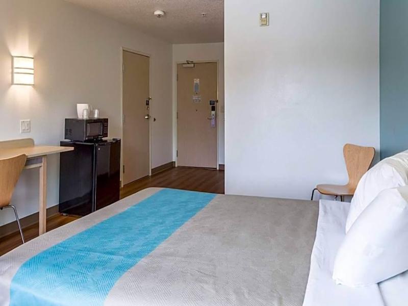 Motel 6 Lincoln City image