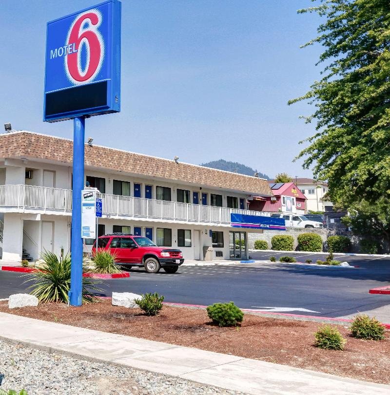 Motel 6 Grants Pass image