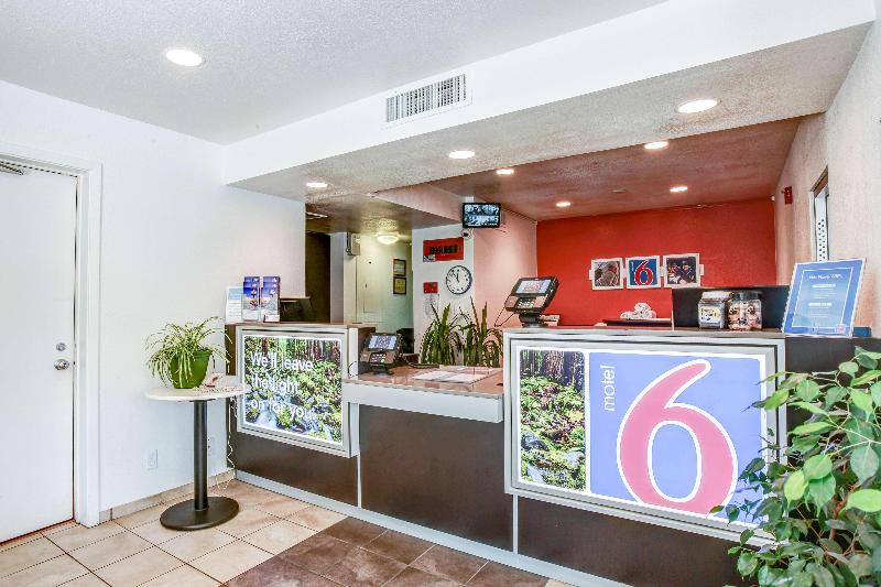 Motel 6 Grants Pass image