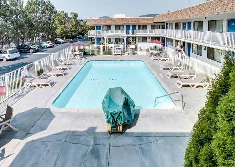 Motel 6 Grants Pass image