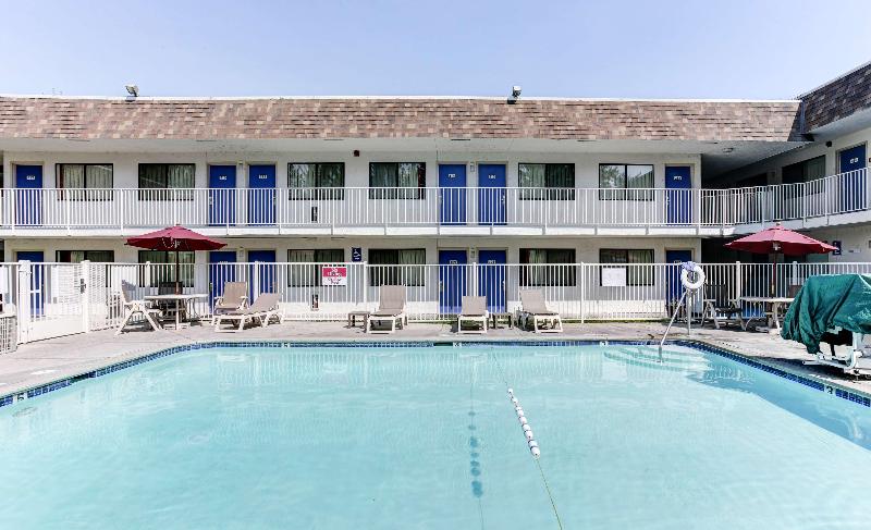 Motel 6 Grants Pass image