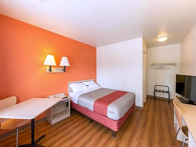 Motel 6 Klamath Falls image