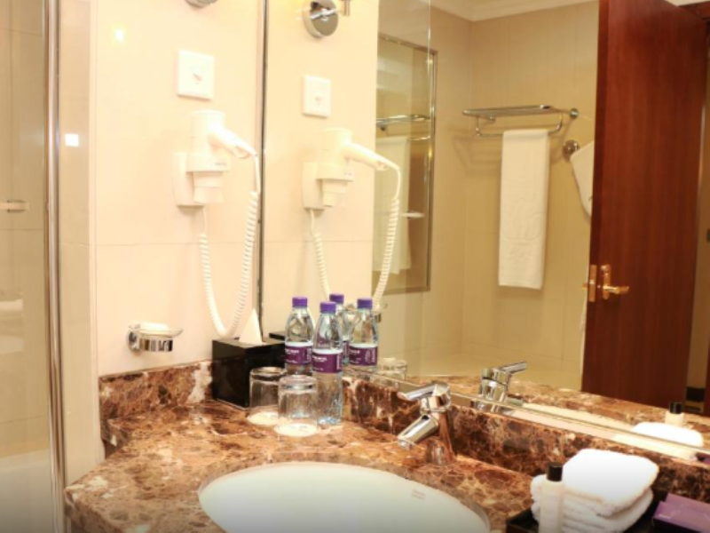 Park Regis Kris Kin Hotel Dubai image