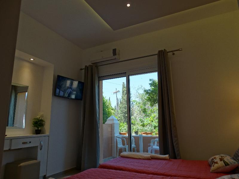 Makis Apartments image