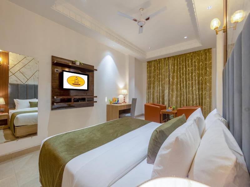 Capital O 444 Hotel Venus image