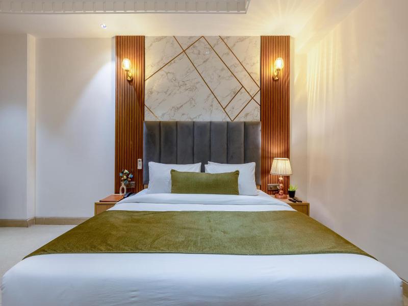 Capital O 444 Hotel Venus image