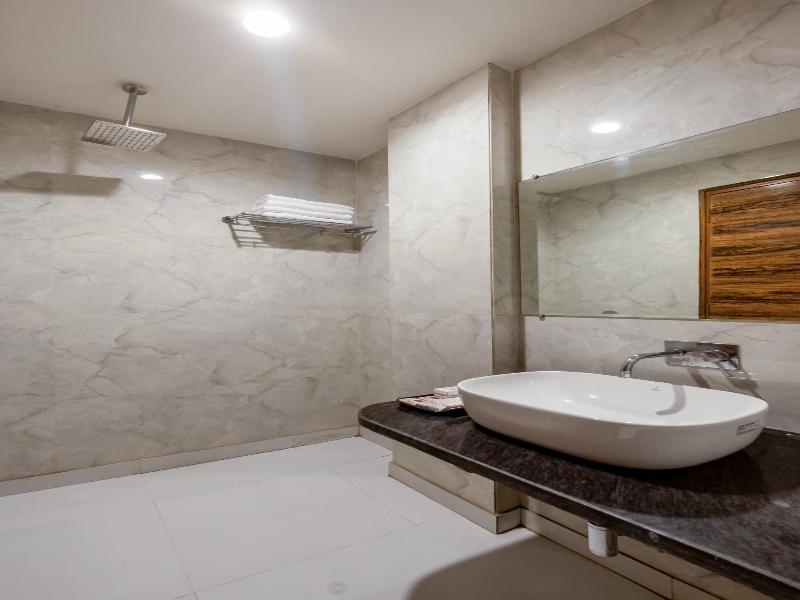 Capital O 444 Hotel Venus image