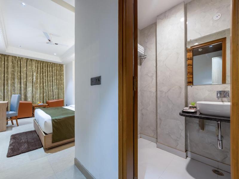 Capital O 444 Hotel Venus image
