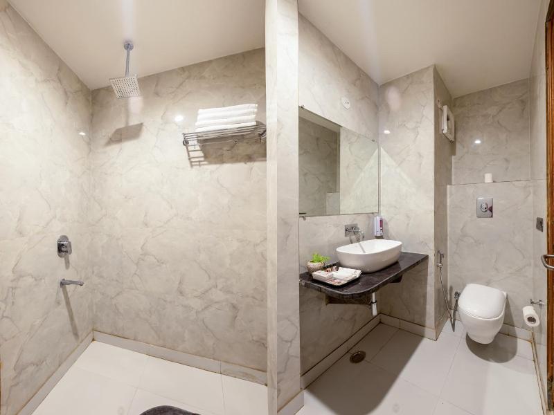 Capital O 444 Hotel Venus image
